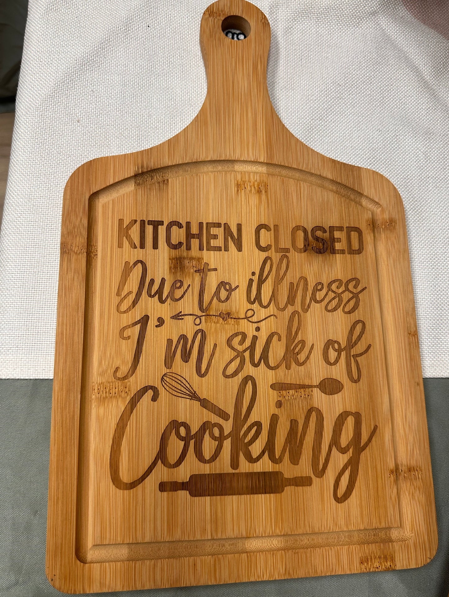 KITCHEN CLOSED CUTTING BOARD