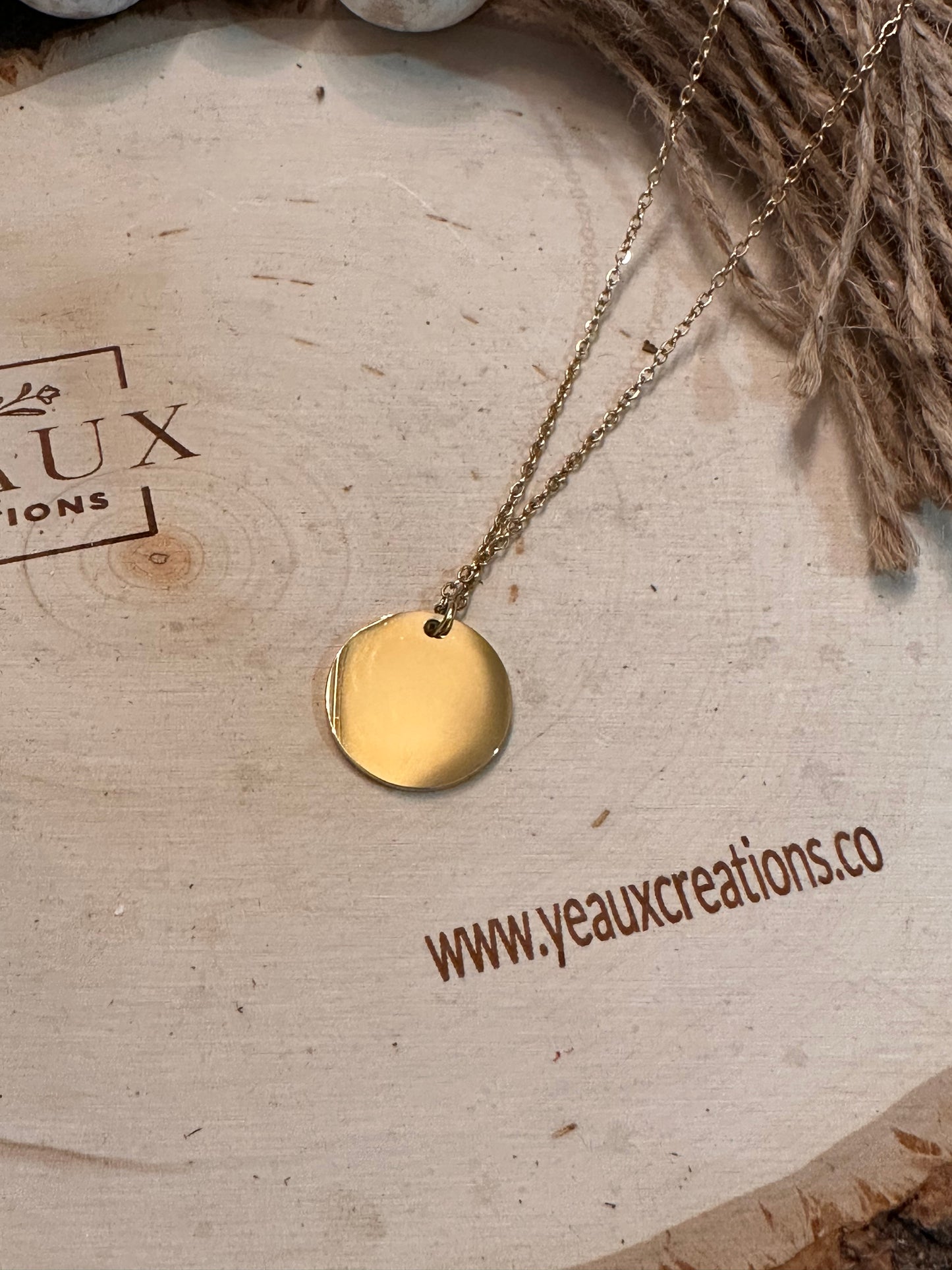 PERSONALIZED ROUND DISC NECKLACE
