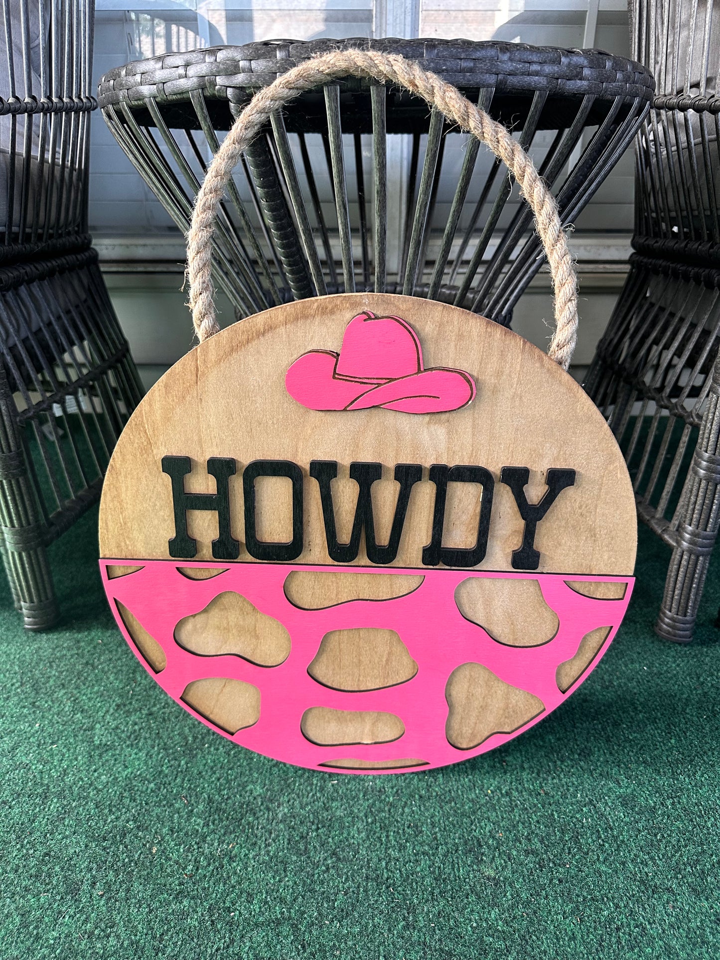 HOWDY DOOR HANGER