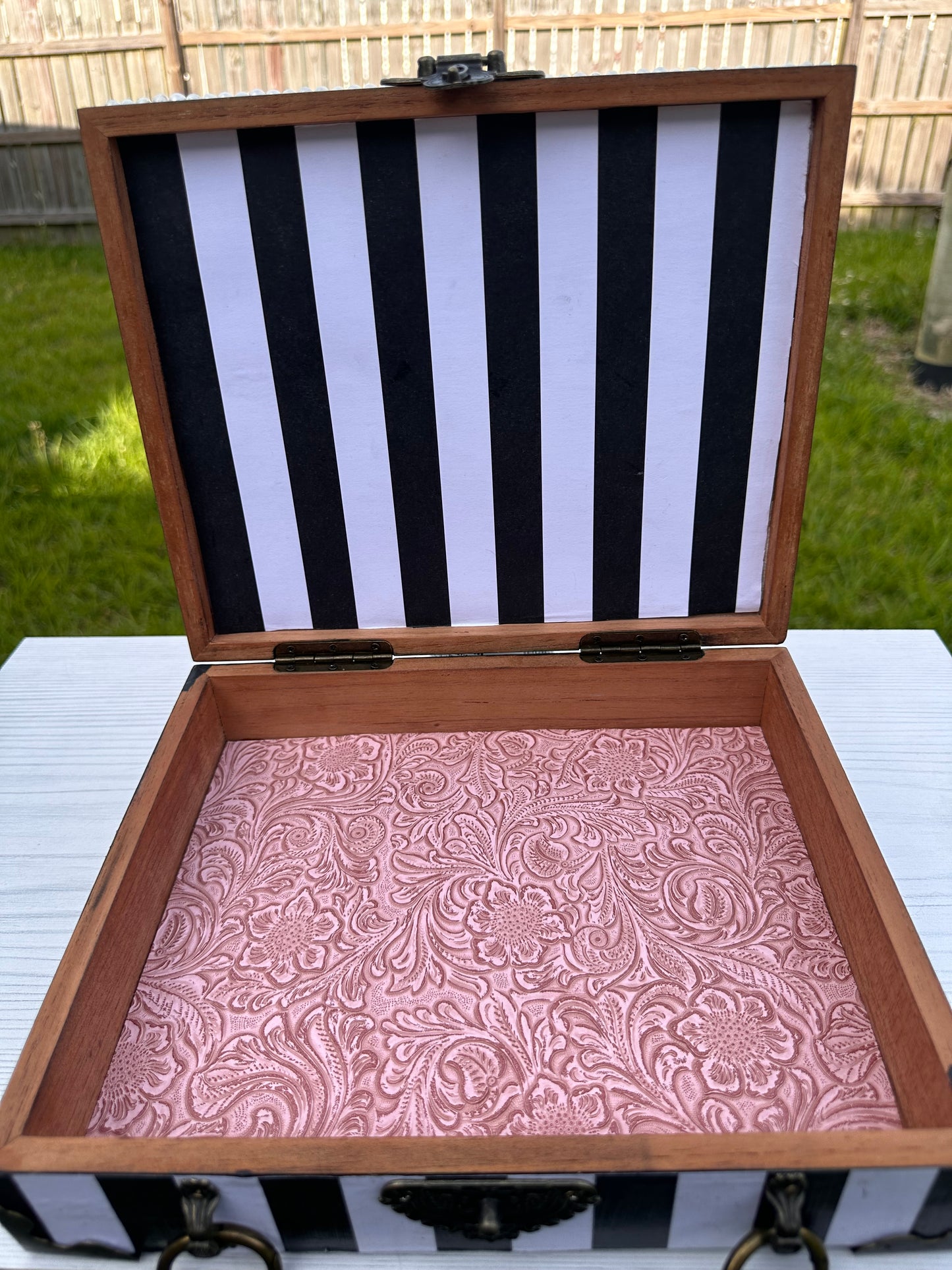 "PAH REE" CIGAR BOX PURSE