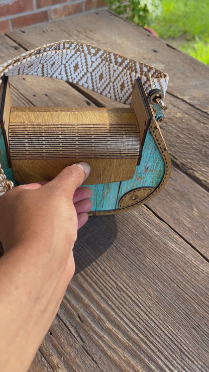 "GRACEFULLY ME" STYLE WOOD PURSE